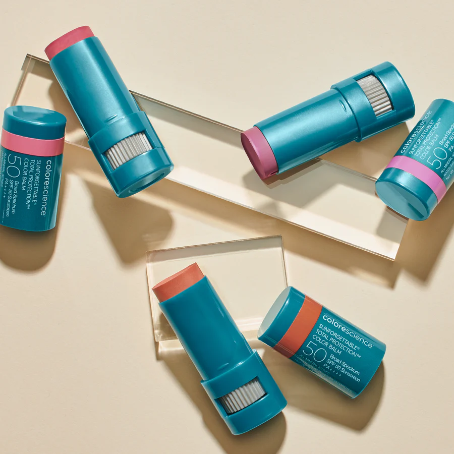 Alt_Image_ColorBalm_ES_Product_Lifestyle_2048x2048png_900x